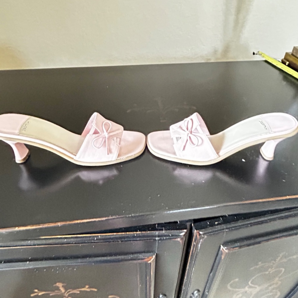 Jasmine Pink Slip on Sandals with Bow. Size 7.5 M - Picture 3 of 7
